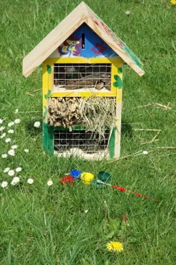 dobar Insektenhotel Bausatz mit Farbe - versch. Ausführungen