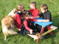 dobar Sitzbank für Kinder mit Tisch, mehrfarbig