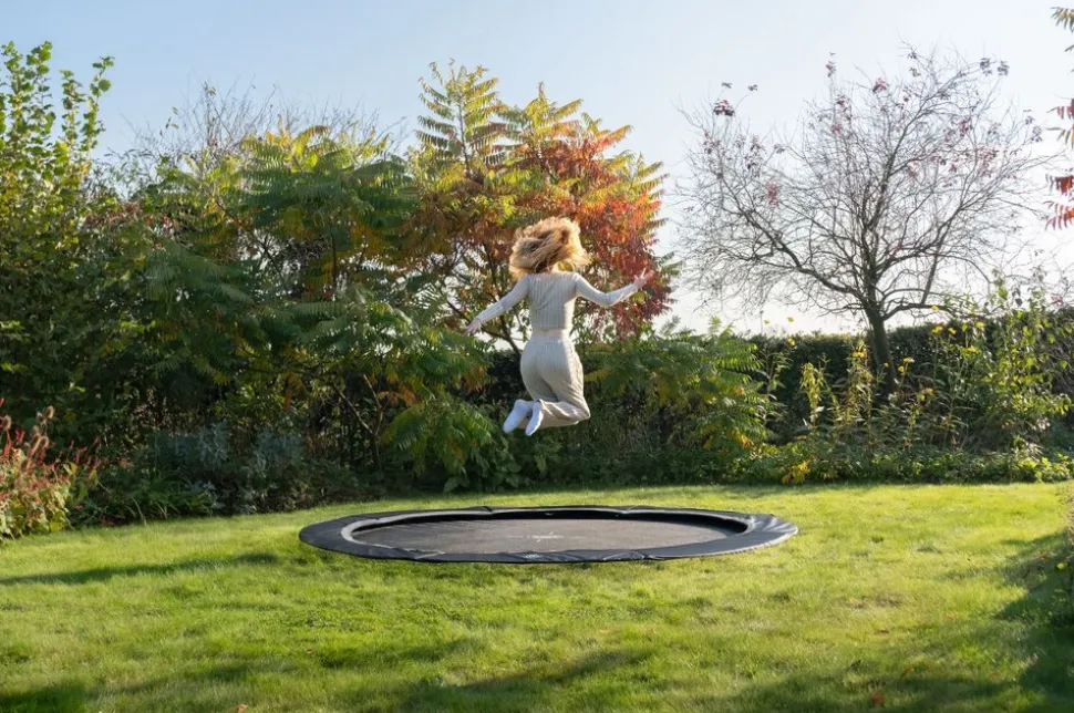 EXIT InTerra ebenerdige sports Trampolin ø244cm - schwarz