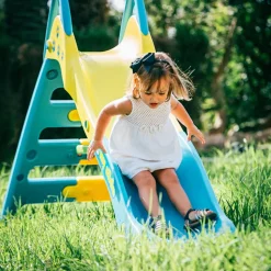 INJUSA Kinderrutsche My First Slide ab 2 Jahre – Gartenrutsche mit Wasserschlauchanschluss für Wasserspaß