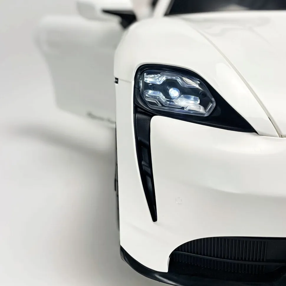 INJUSA Porsche Taycan 12V Elektroauto für Kinder ab 3 Jahren – Luxus Kinderauto mit Licht & Sound