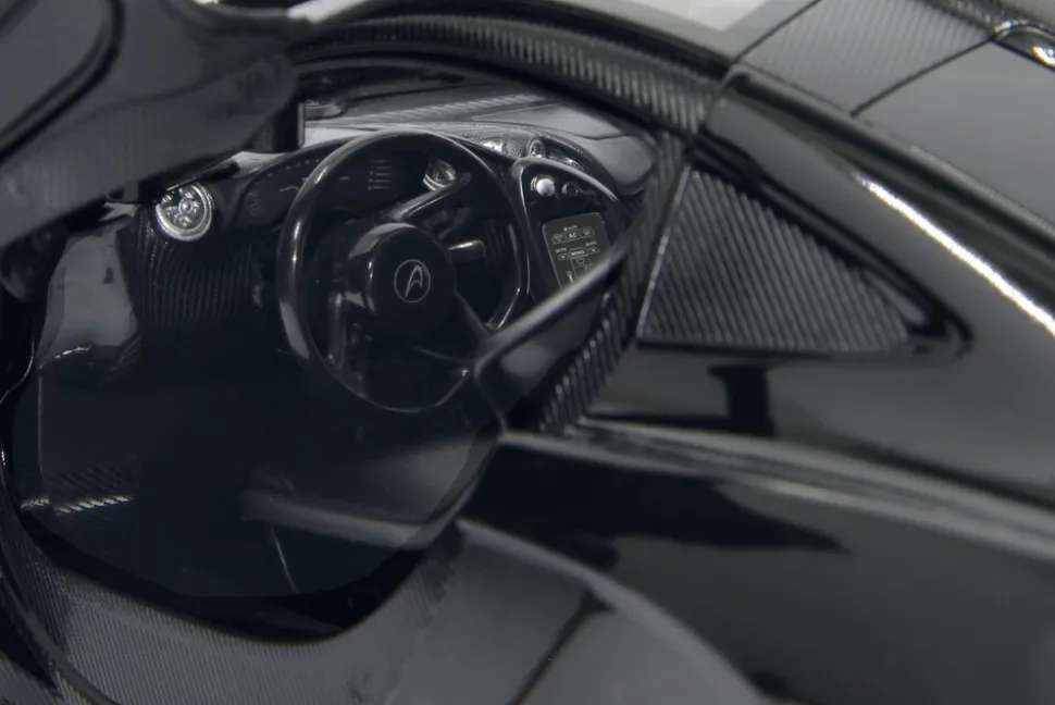 JAMARA McLaren P1 1:14 schwarz 2,4GHz Tür manuell