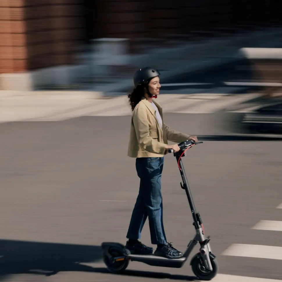 Segway F3 D E-Scooter