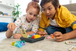 ThinkFun 76452 - Spiele-Erweiterung - Rush Hour 3 Add-on pack Erweiterung 40 neue Aufgaben